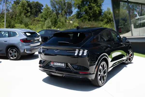 Ford Mustang Mach-E AWD PREMIUM 4