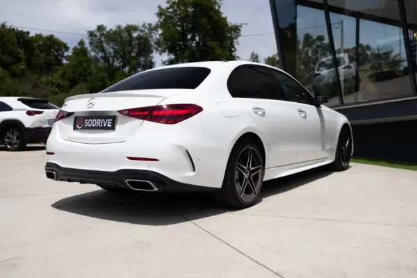 Mercedes-Benz C 300 e AMG Line 6
