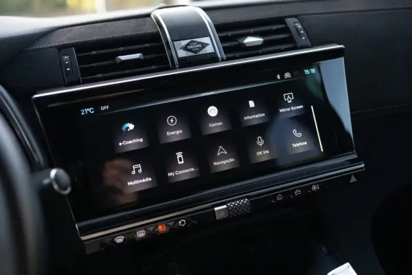 DS DS7 Crossback E-Tense Performance Line EAT8 11