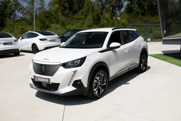 Peugeot e-2008 Allure 4