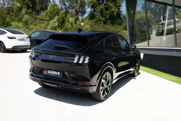 Ford Mustang Mach-E AWD PREMIUM 9