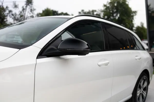Mercedes-Benz C 300 e Avantgarde 19