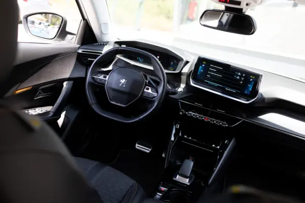 Peugeot e-2008 Allure 2
