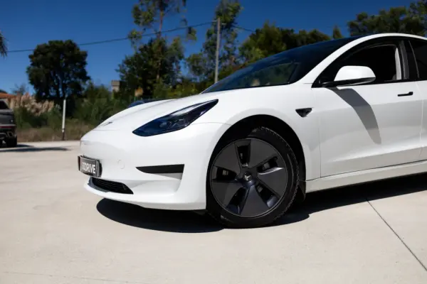 Tesla Model 3 Standard Range Plus RWD 13