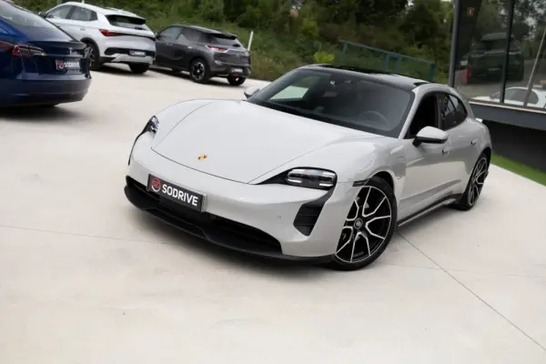 Porsche Taycan Sport Turismo Outro 4