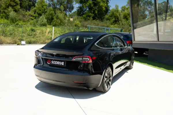 Tesla Model 3 Standard RWD Plus 6