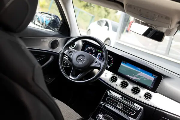 Mercedes-Benz E 350 e Avantgarde 2