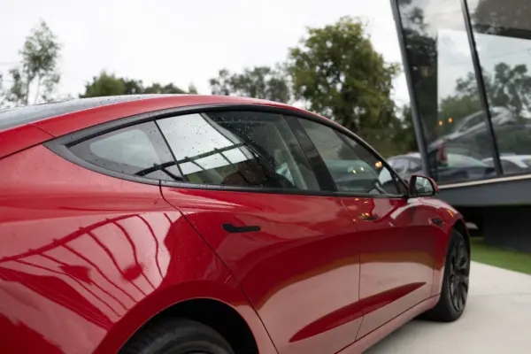 Tesla Model 3 Standard Range Plus RWD 18