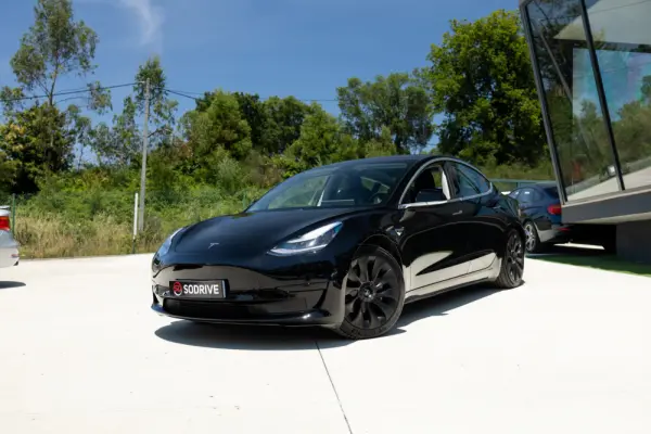 Tesla Model 3 Standard Range Plus RWD 5