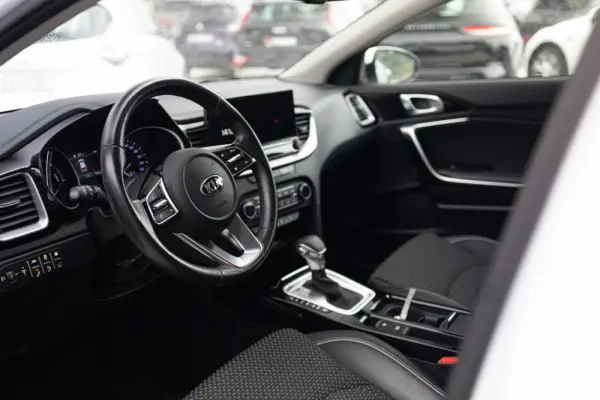 Kia XCeed 1.6 GDI DCT6 OPF PLATINUM 12