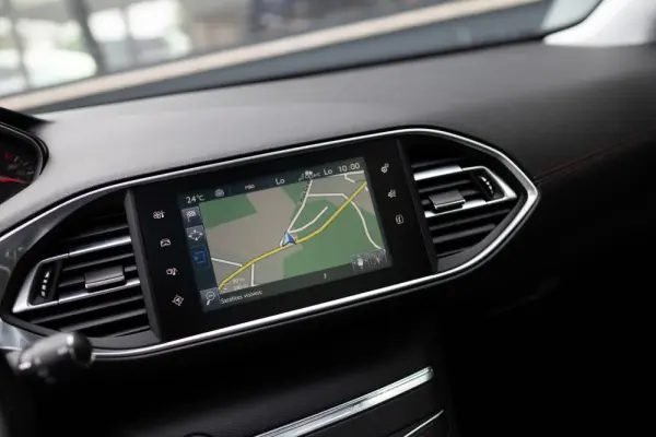 Peugeot 308 SW BlueHDi 100 Stop & Start Business-Line 11