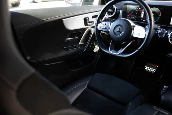 Mercedes-Benz CLA 250 e AMG Line 18