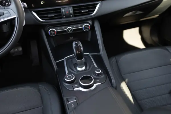 Alfa Romeo Giulia 2.2 D Super AT8 24