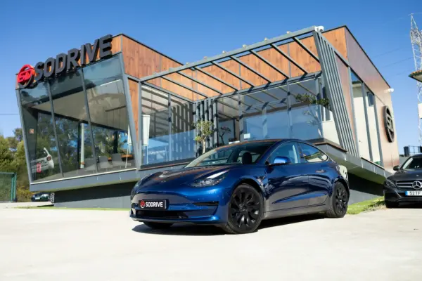 Tesla Model 3 Long-Range Dual Motor AWD 1