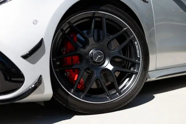 Mercedes-Benz CLA 45 AMG S Shooting Brake 4Matic+ 9