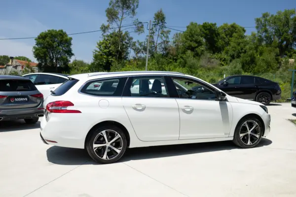 Peugeot 308 SW 1.6 BlueHDi Allure 19