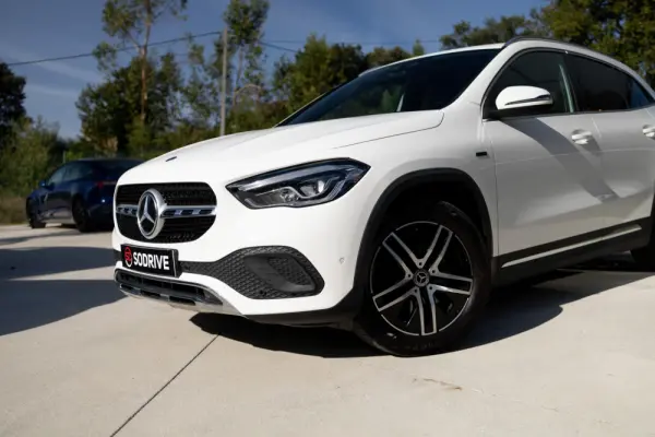 Mercedes-Benz GLA 250 e 8G-DCT Progressive 8