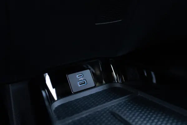 Ford Mustang Mach-E 75.7 kWh Premium AWD 18