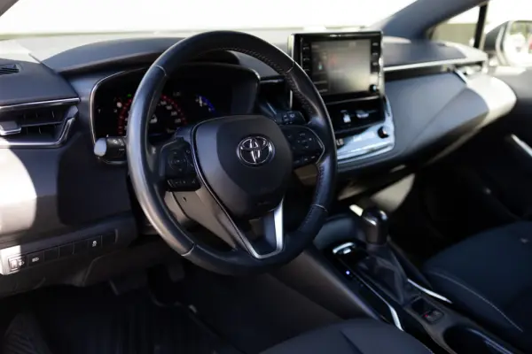 Toyota Corolla 1.8 Hybrid Active 18
