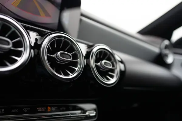 Mercedes-Benz CLA 220 d AMG Line Aut. 27