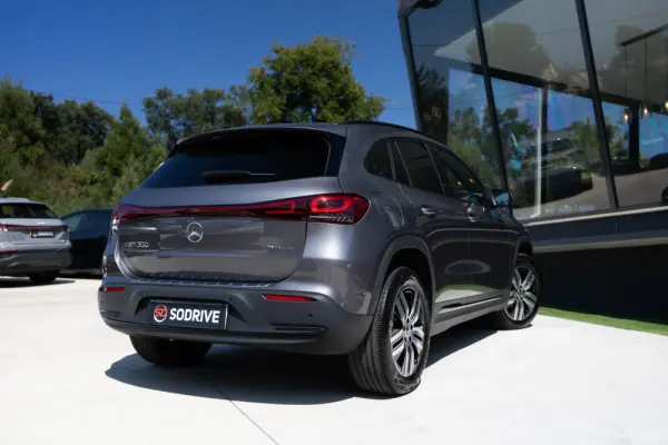 Mercedes-Benz EQA 350 4Matic Progressive 6