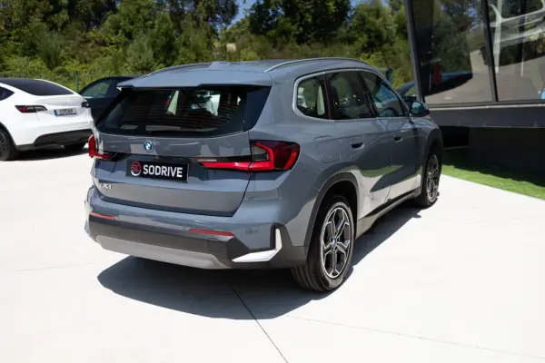 BMW iX1 xDrive30 xLine 5