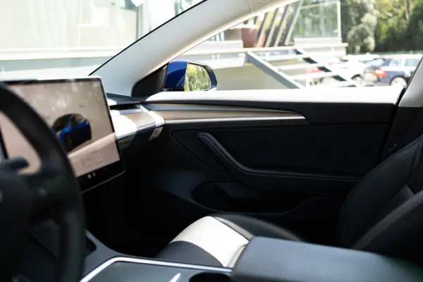 Tesla Model 3 Long-Range Dual Motor AWD 12