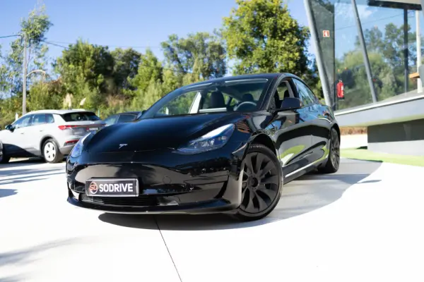 Tesla Model 3 Long-Range Dual Motor AWD 4