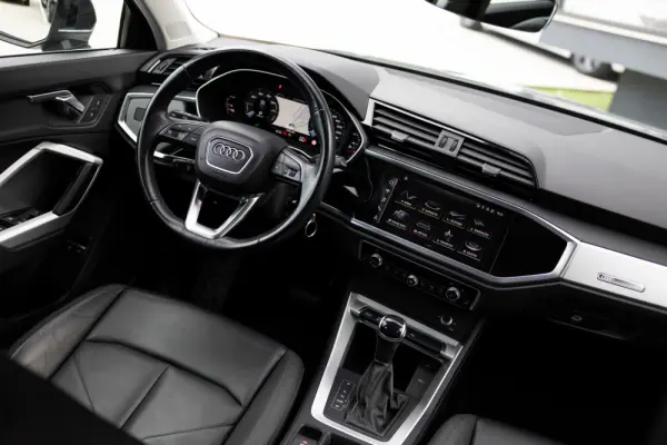 Audi Q3 45 TFSIe S tronic 2