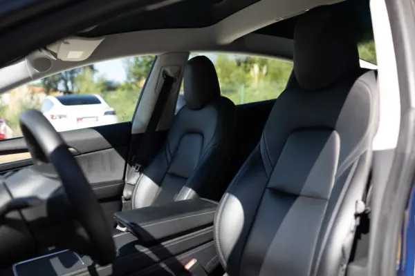 Tesla Model 3 Long-Range Dual Motor AWD 10