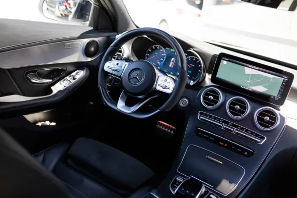 Mercedes-Benz C 300 de AMG Line 2