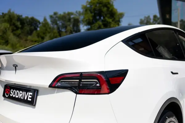 Tesla Model Y Standard 21