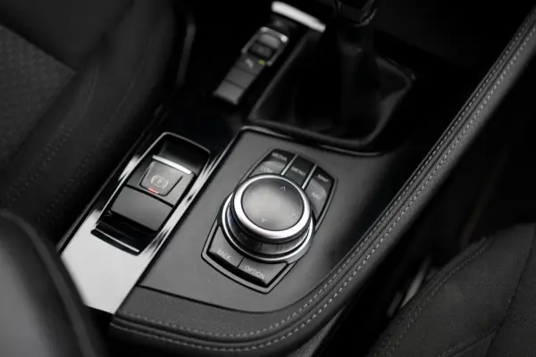 BMW X2 16 d sDrive Advantage 18