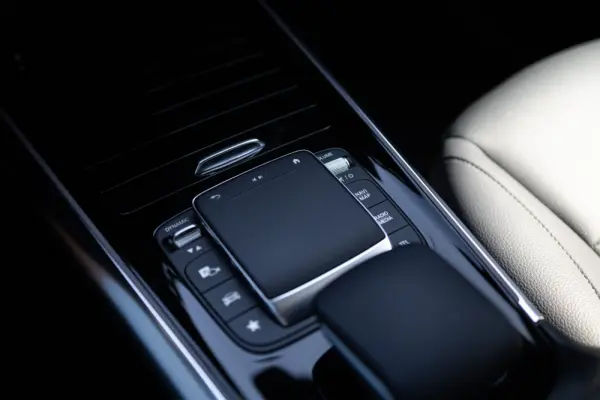 Mercedes-Benz EQA 350 4Matic Progressive 28