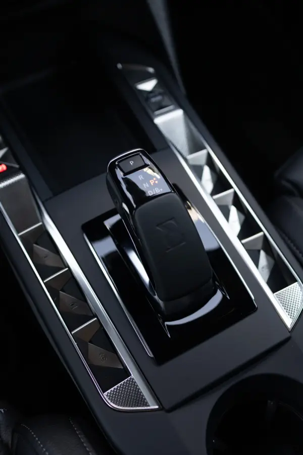 DS DS3 Crossback E-Tense Performance Line 30