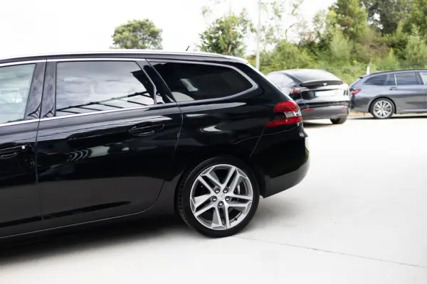 Peugeot 308 SW BlueHDi 100 Stop & Start Business-Line 16