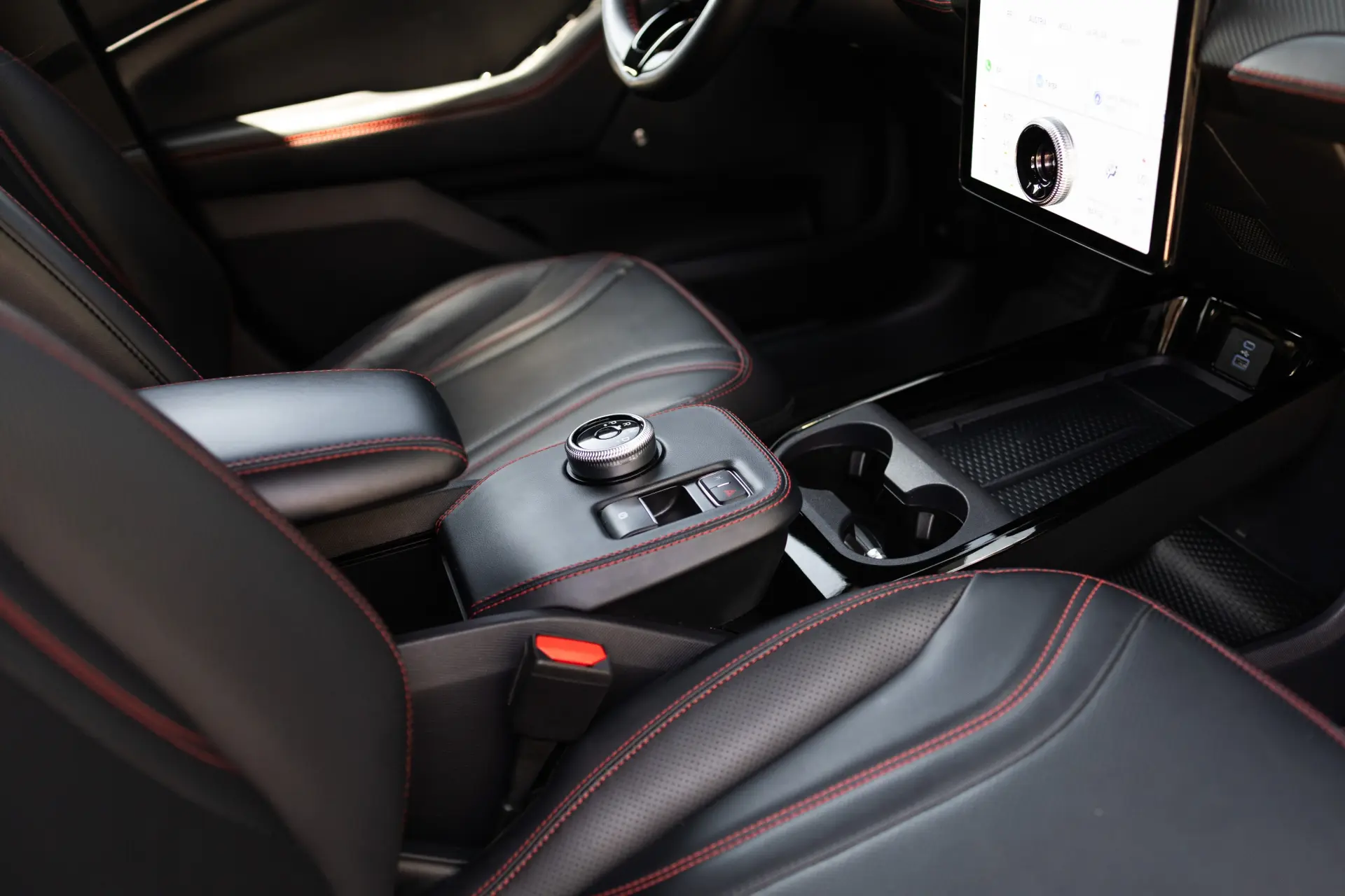 Ford Mustang Mach-E AWD PREMIUM 21