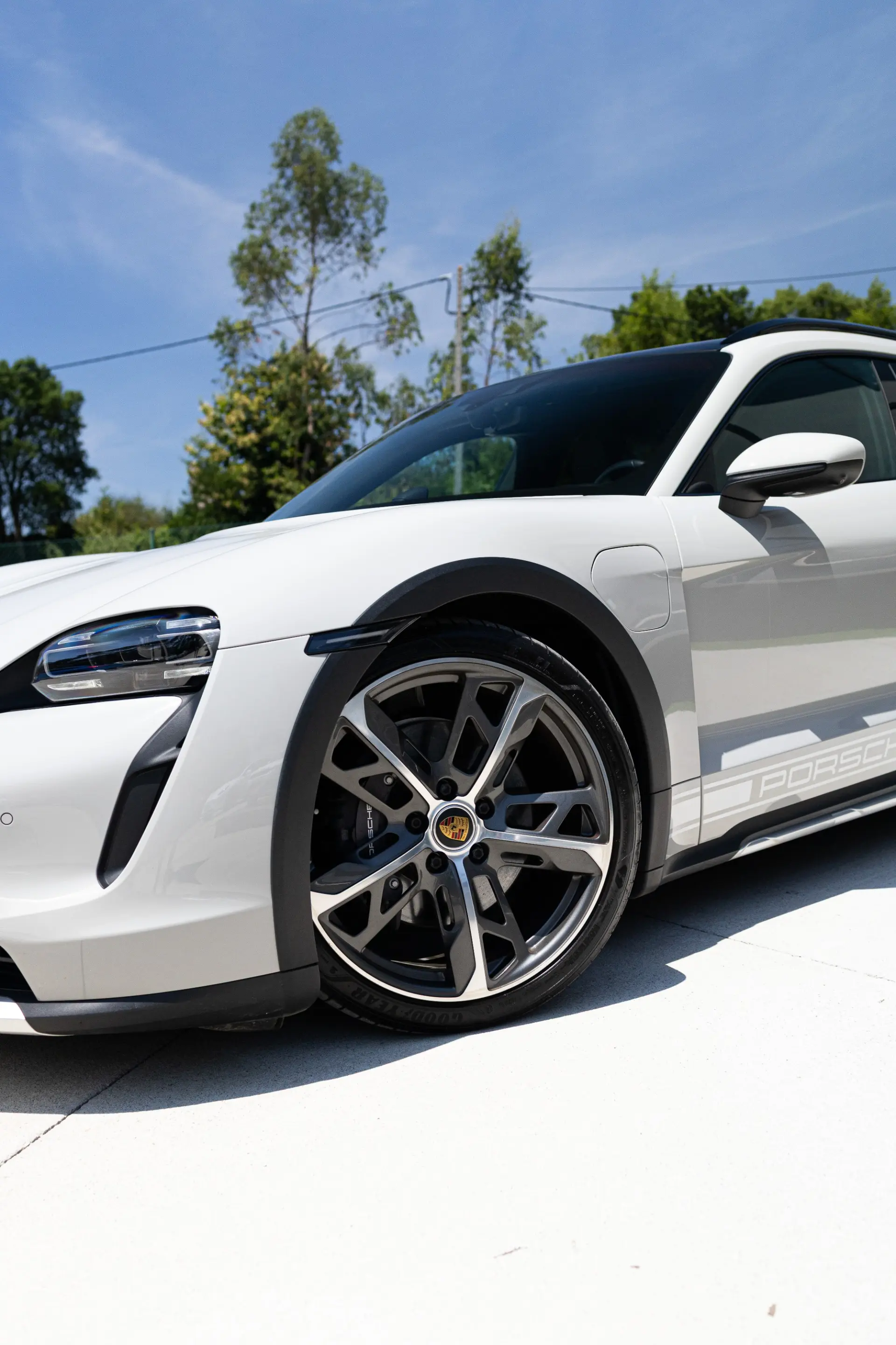 Porsche Taycan Cross Turismo 4 17