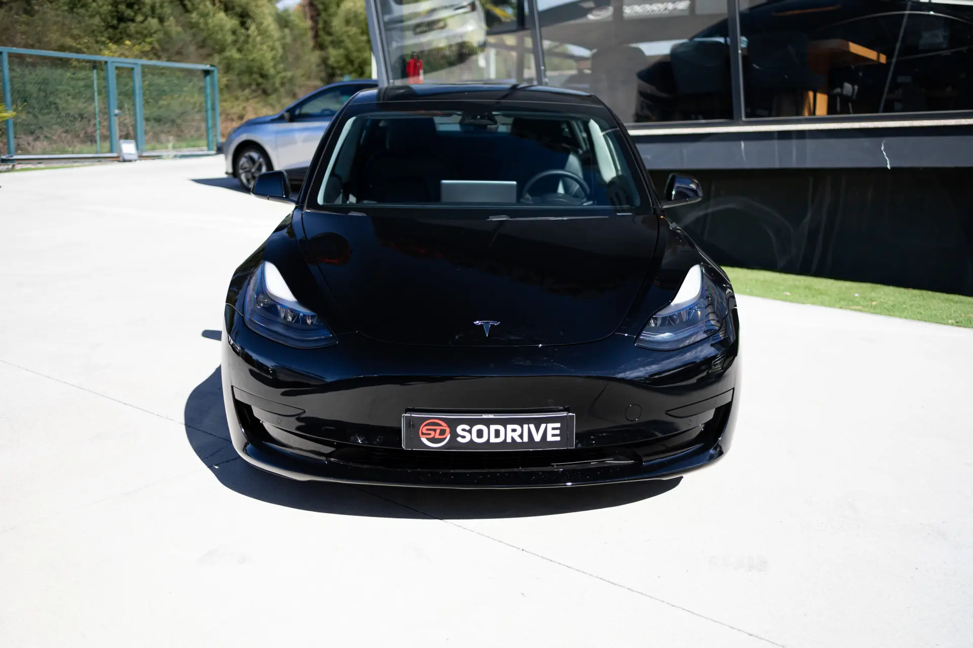 Tesla Model 3 Standard RWD 3