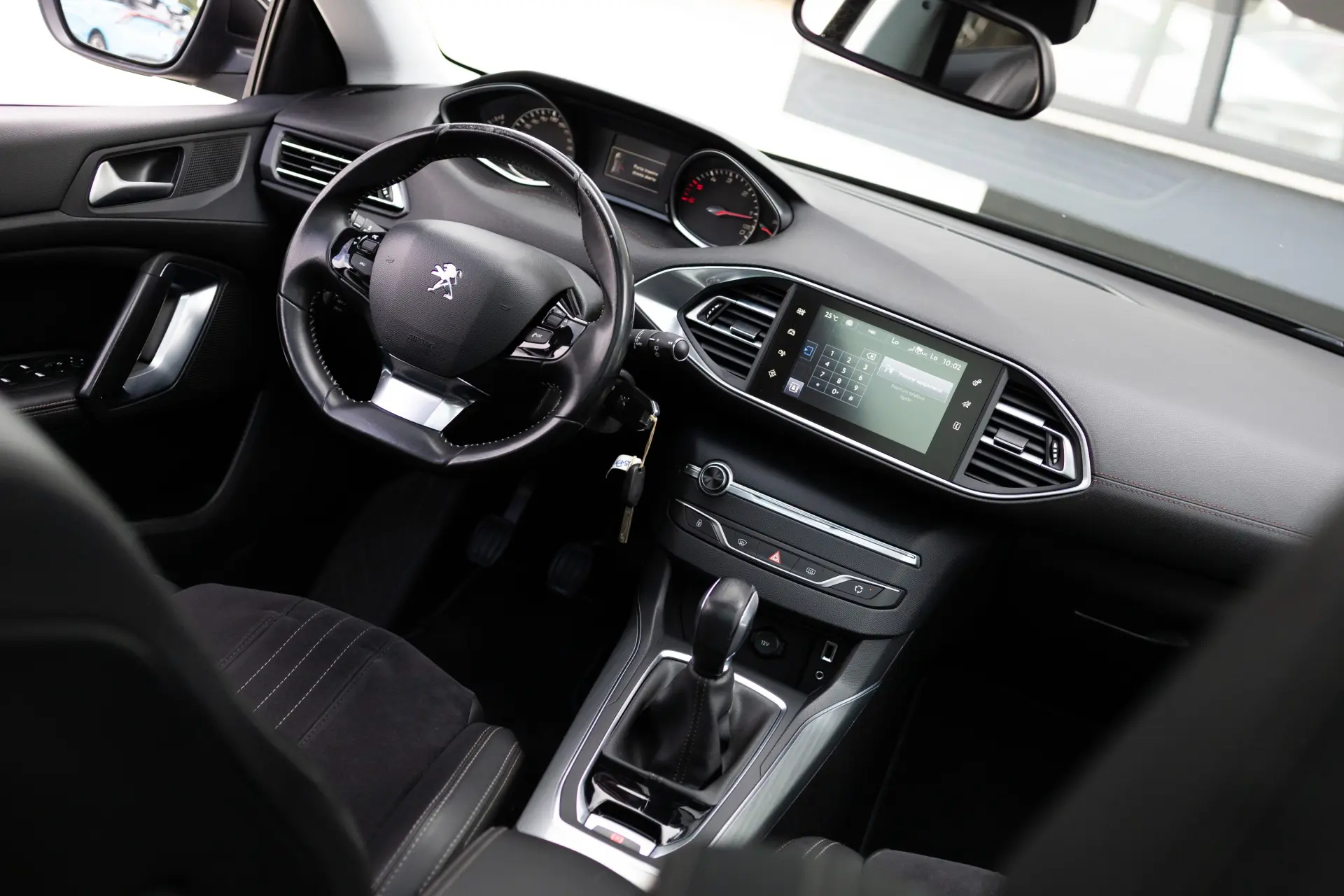 Peugeot 308 SW BlueHDi 100 Stop & Start Business-Line 2