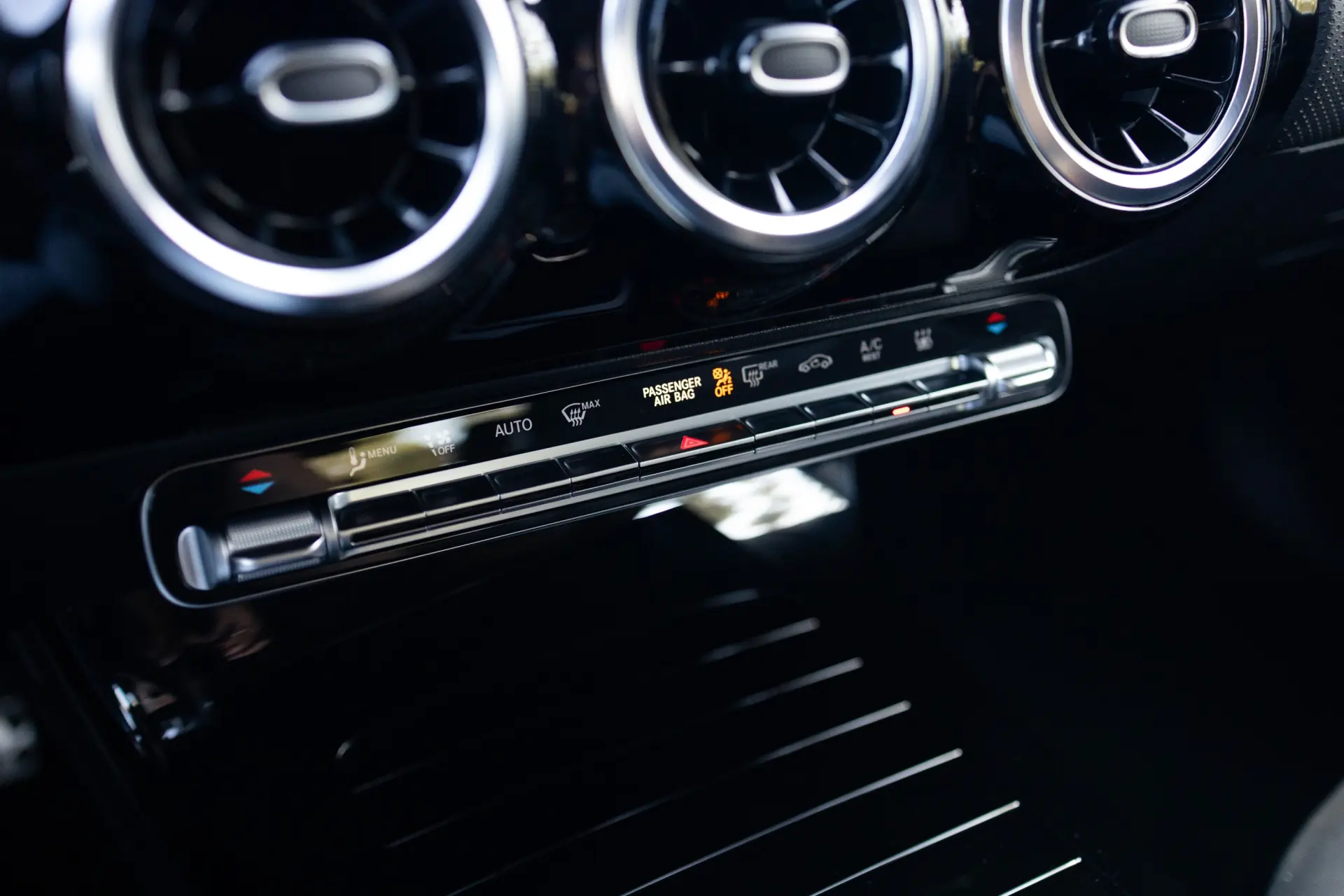 Mercedes-Benz CLA 250 e AMG Line 18