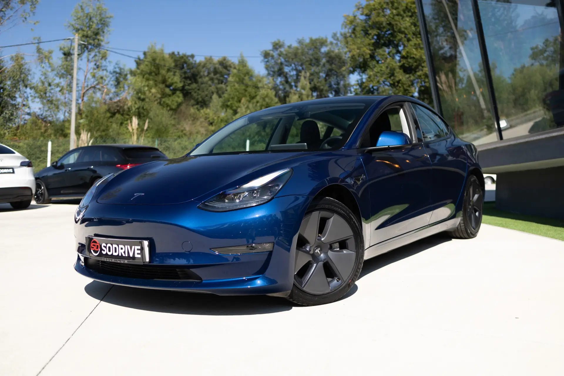 Tesla Model 3 Long-Range Dual Motor AWD 11