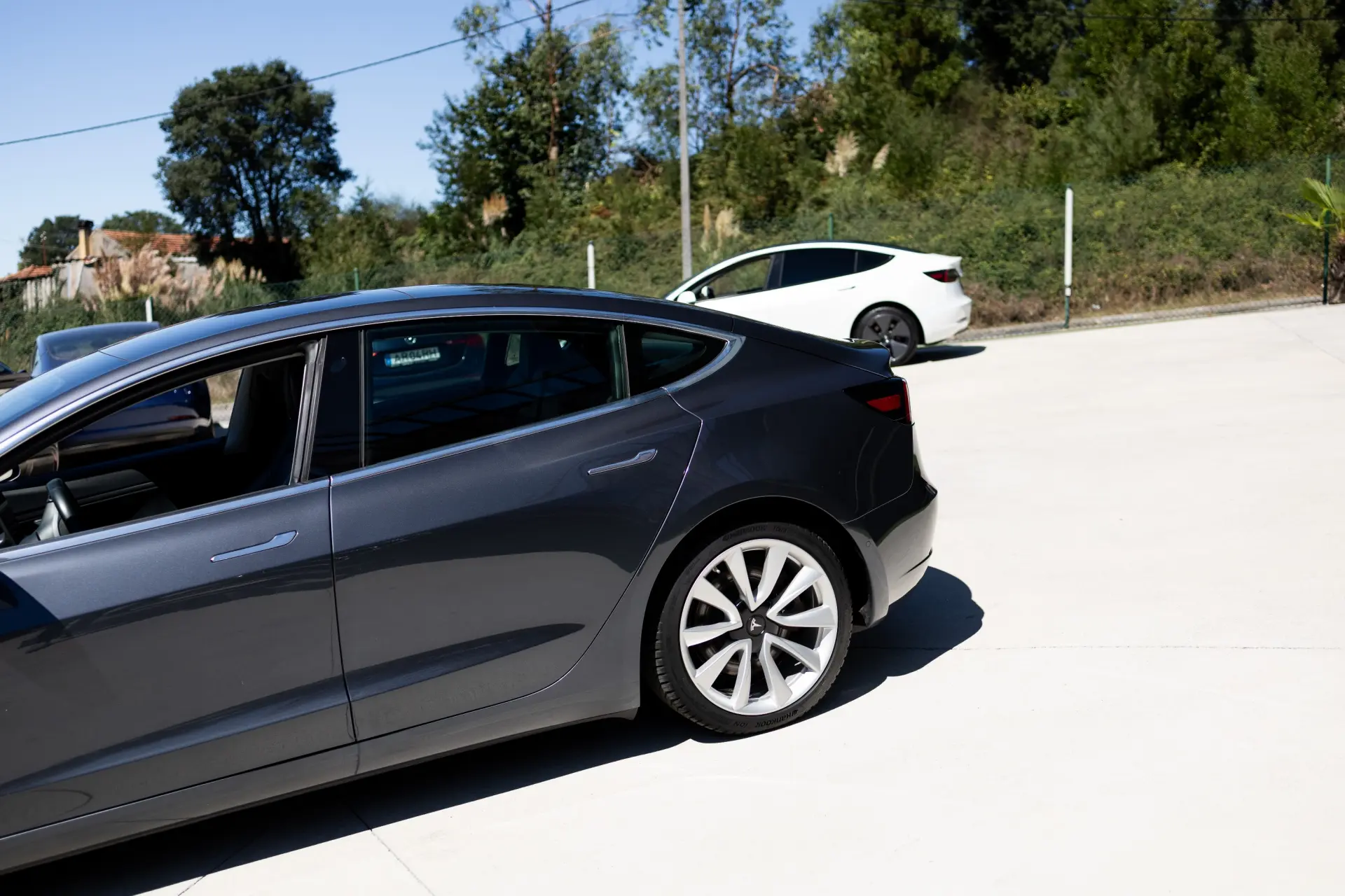 Tesla Model 3 Long-Range Dual Motor AWD 14