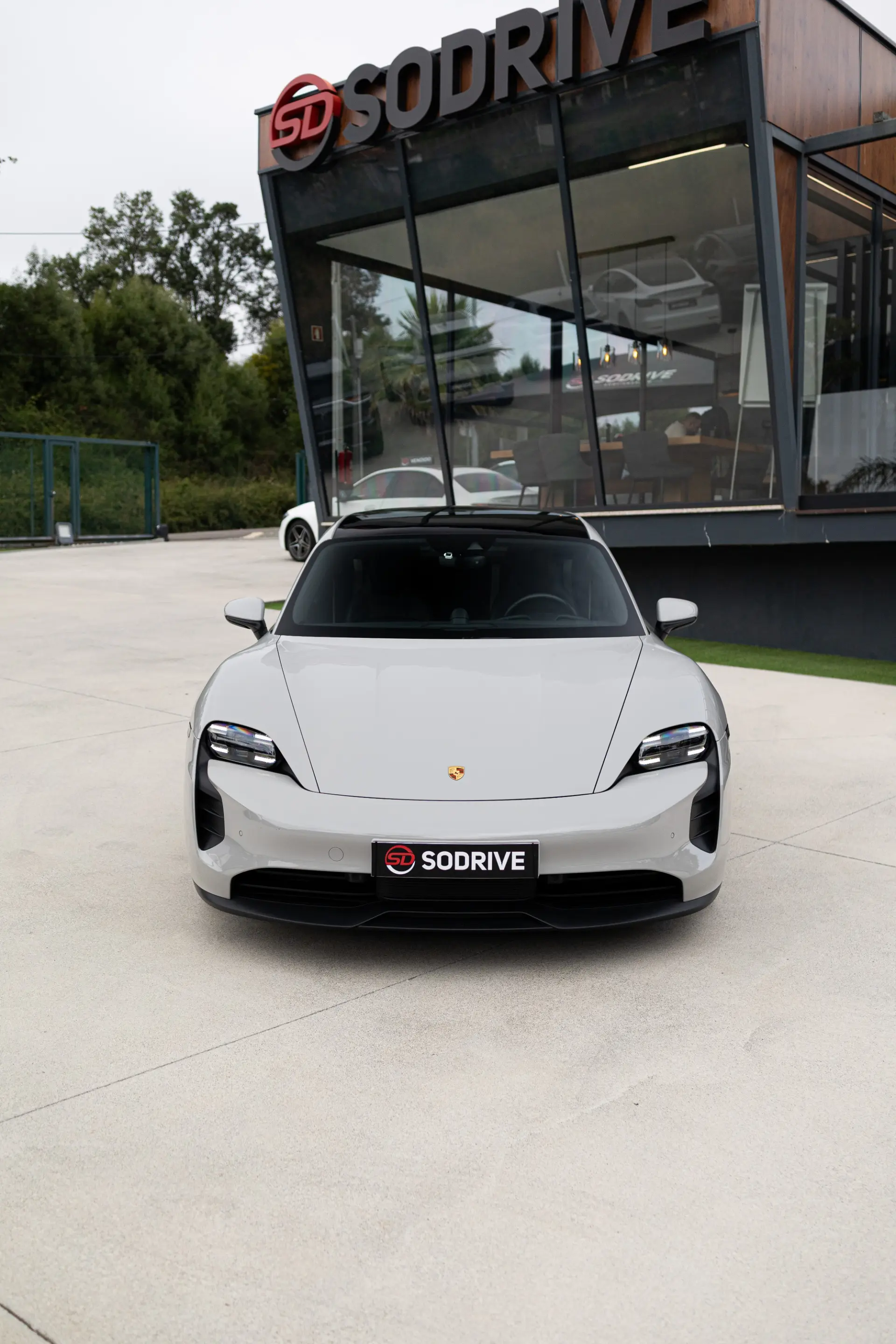 Porsche Taycan Sport Turismo Outro 22