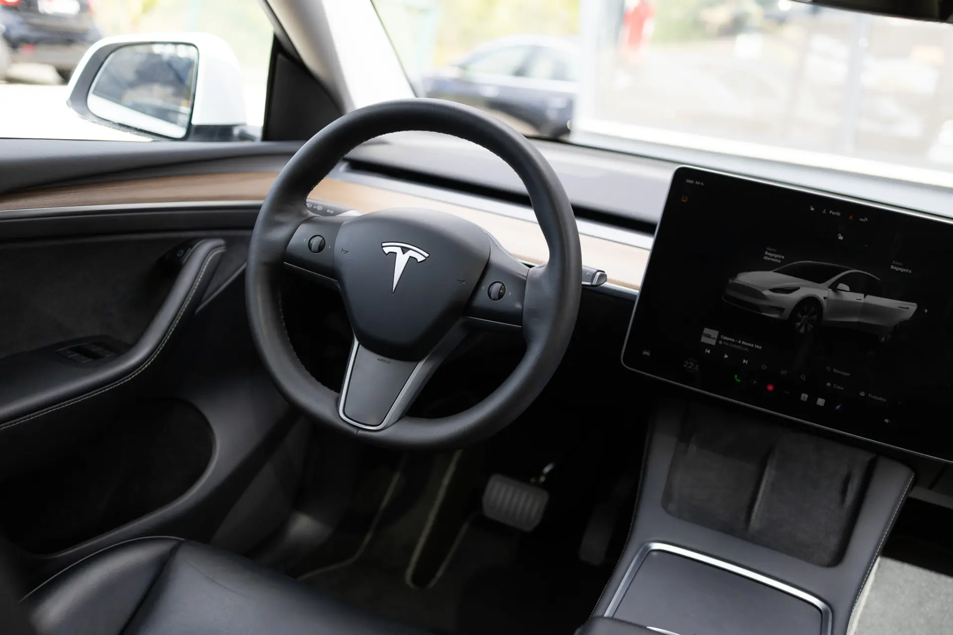 Tesla Model Y Standard 2