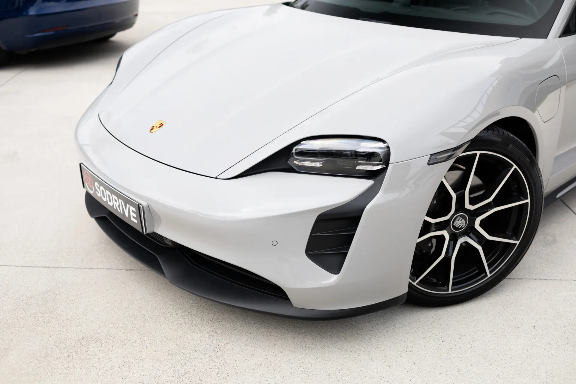 Porsche Taycan Sport Turismo Outro 8