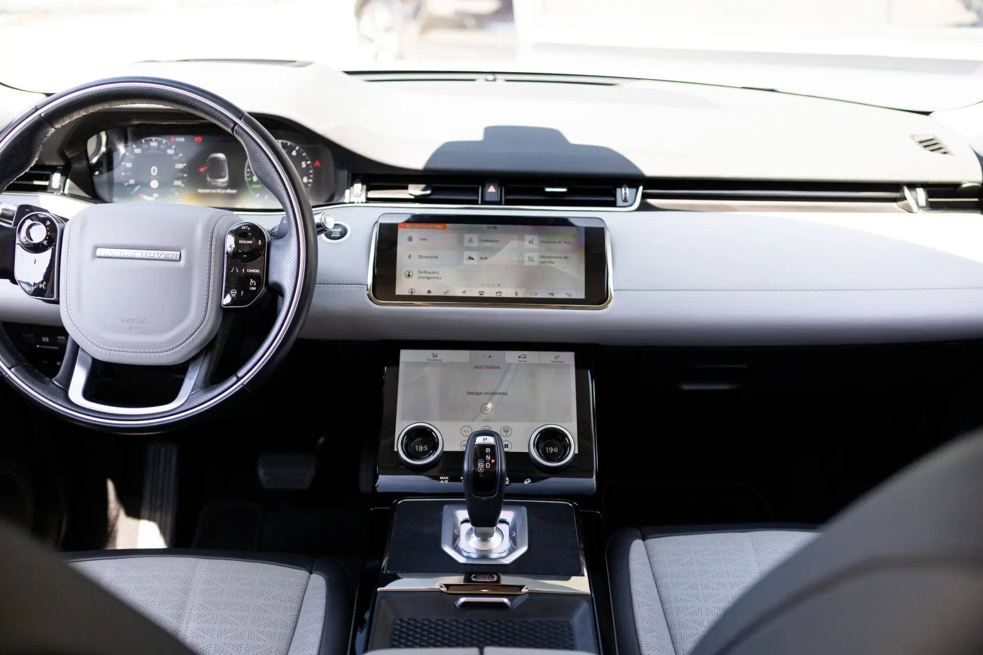 Land Rover Range Rover Evoque P300e R-Dynamic HSE 39