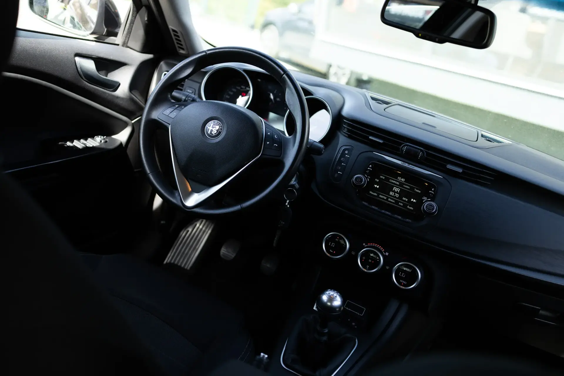 Alfa Romeo Giulietta 1.6 JTDM Exclusive J18 24