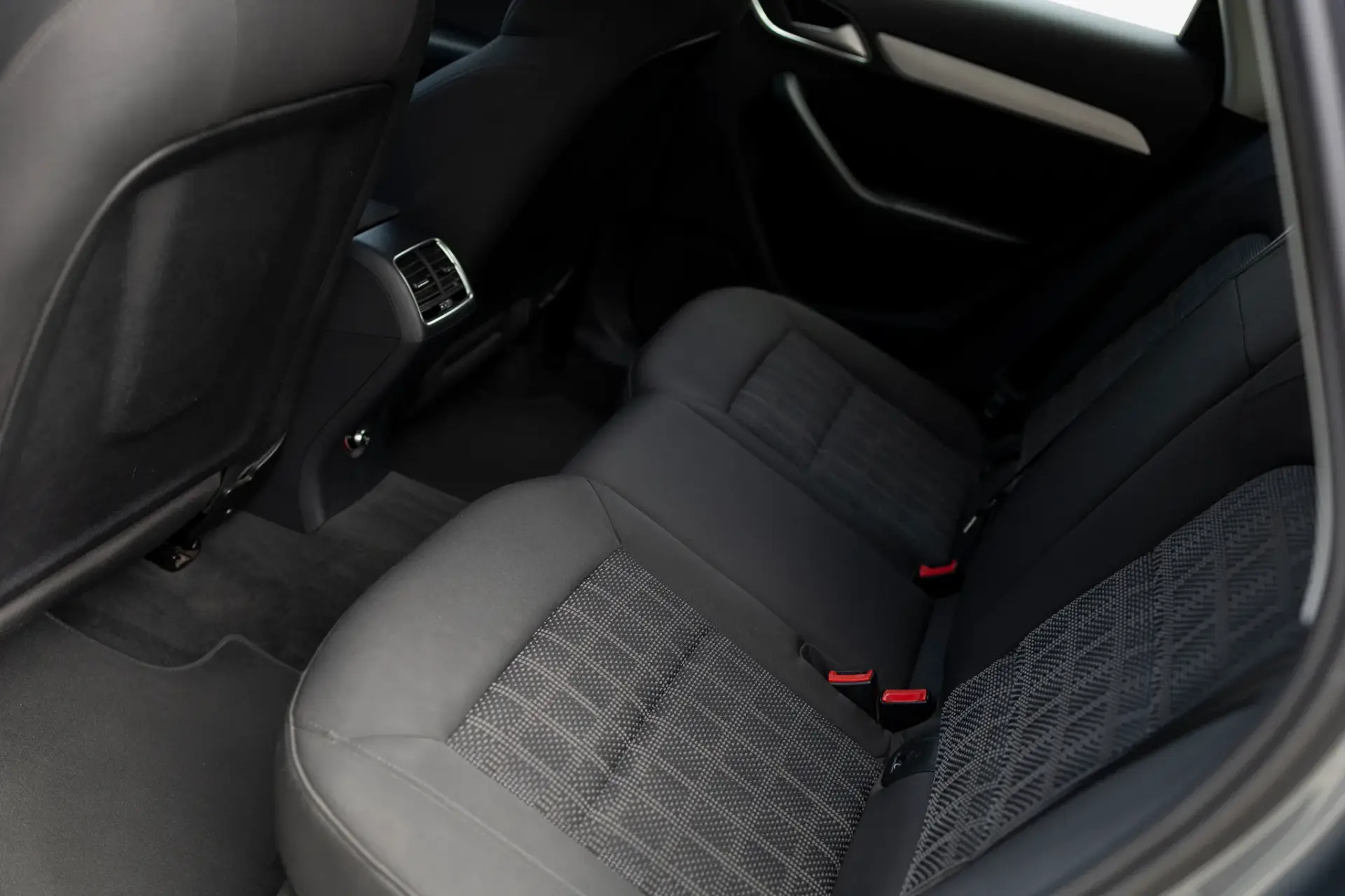 Audi Q3 2.0 TDI Sport 28