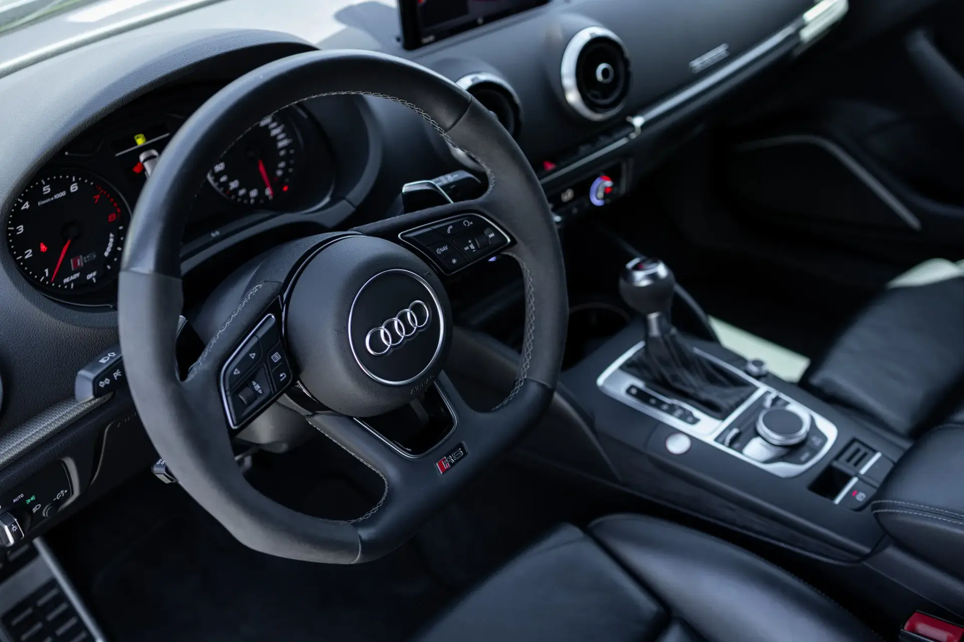 Audi RS3 Sportback TFSI quattro S tronic 35